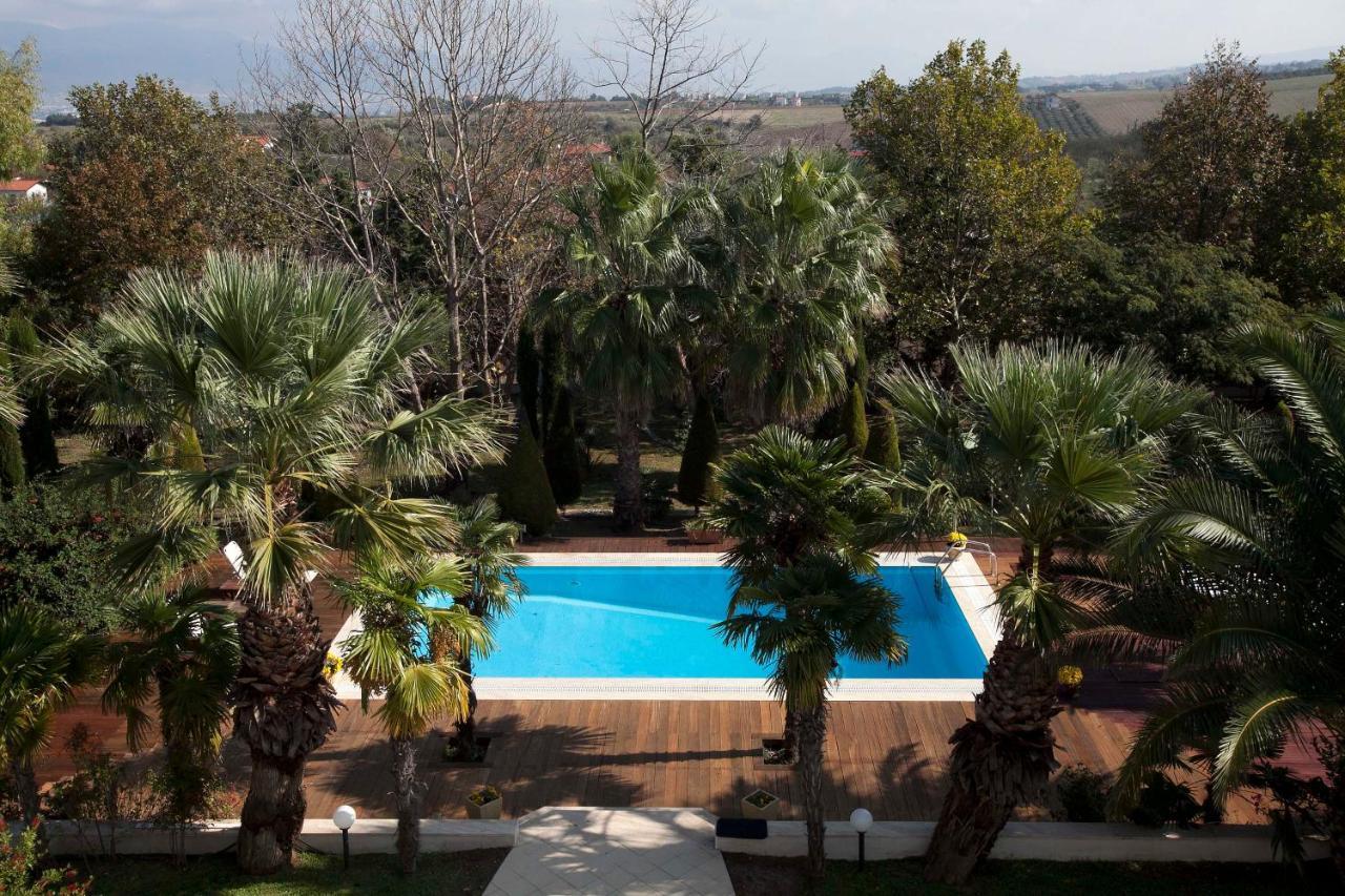 Villa Elena Peraía Exteriör bild